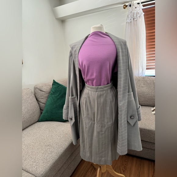 vintage 1940s suit set// FOUR PIECE grey + purple pinstripe - Picture 6 of 16
